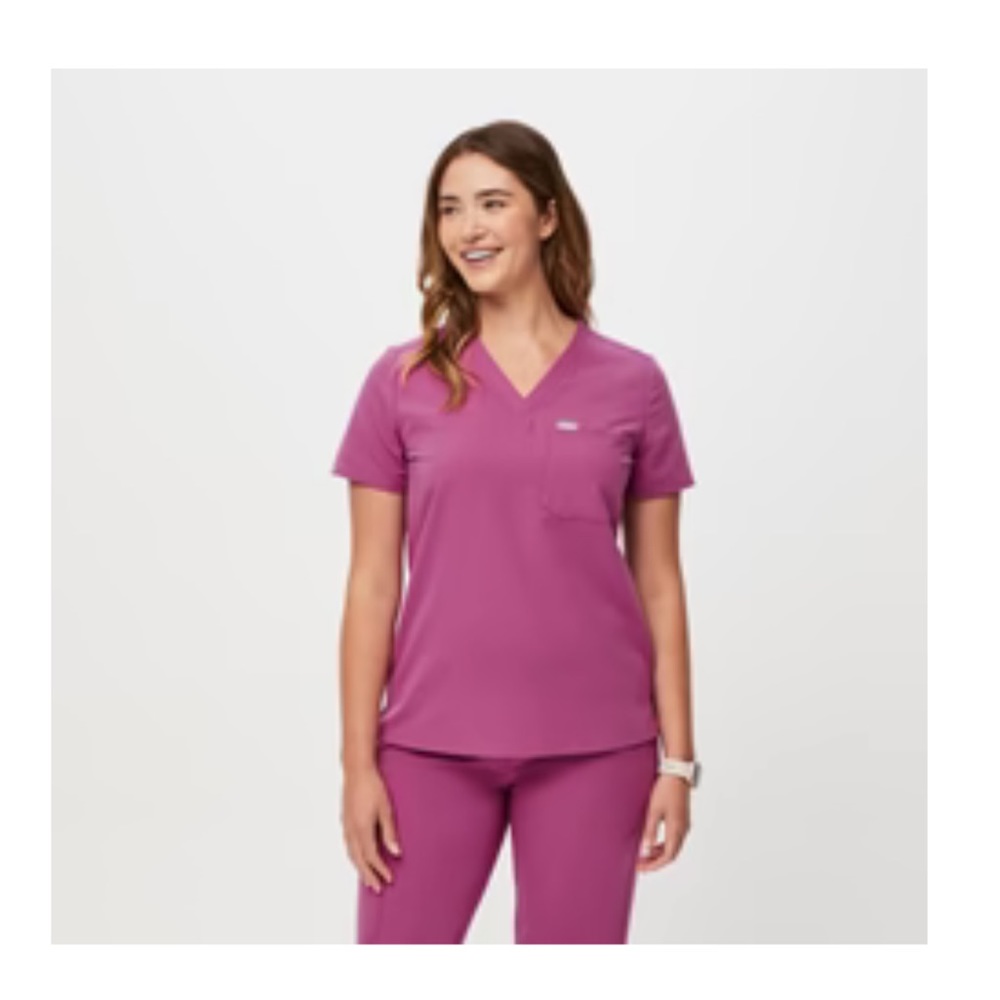 FIGS bright fuchsia scrub set (S top, XS bottom)